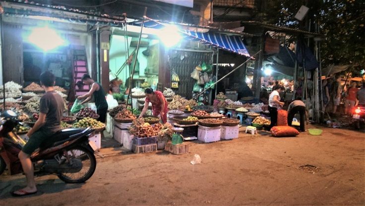Food stores in Hanoi